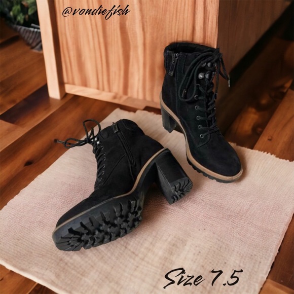 Adorable Boots - Picture 1 of 1